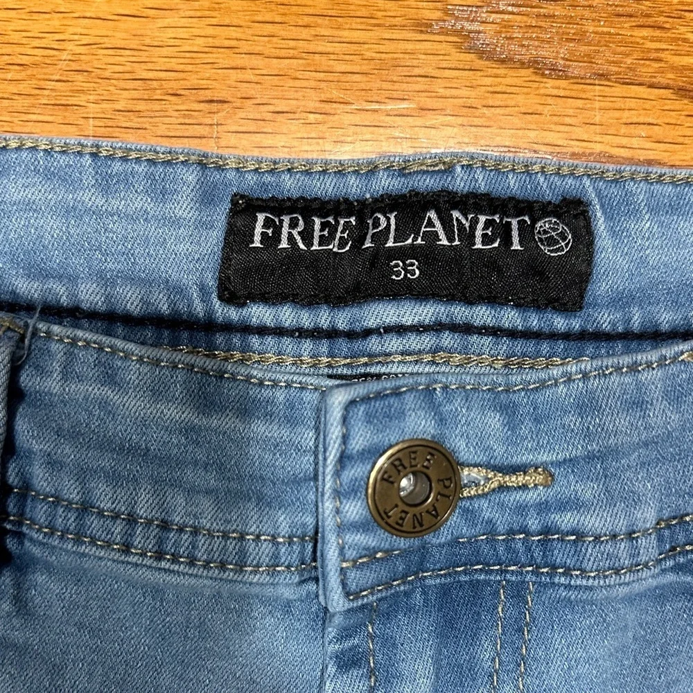 **FREE PLANET* Men’s Light Wash Denim Bermuda Shorts Size 33